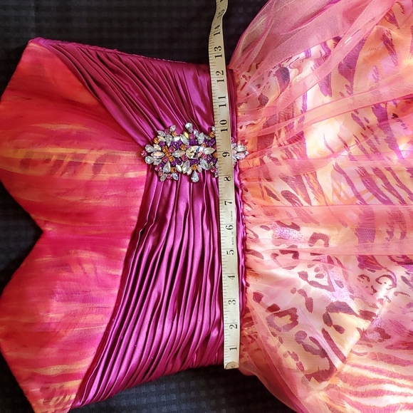 David's Bridal hot pink , orange animal print sleeveless prom dress, size 4 - Picture 12 of 12